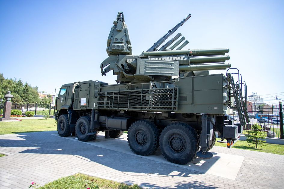 Ataque ruso en parque ucraniano deja seis muertos; Zelensky exige más defensa aérea